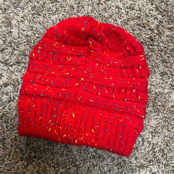 C.C Ponytail Beanie (NWOT) - Picture 4 of 4